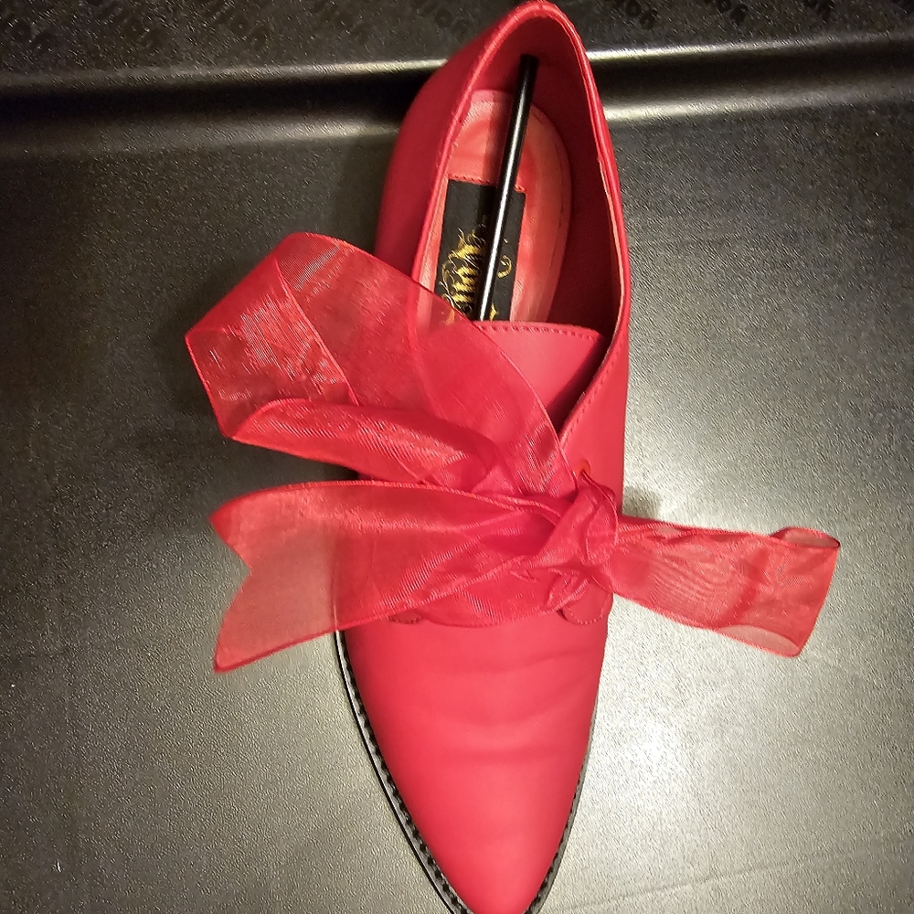 RED SHOES